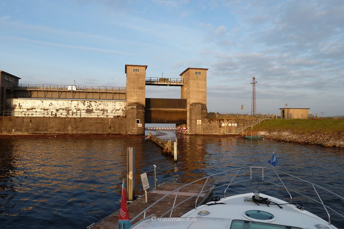 Parteen Weir, gate opening