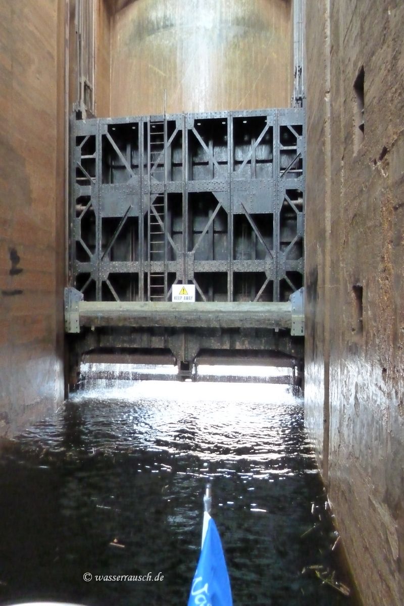 Ardnacrusha upper chamber, gate opens