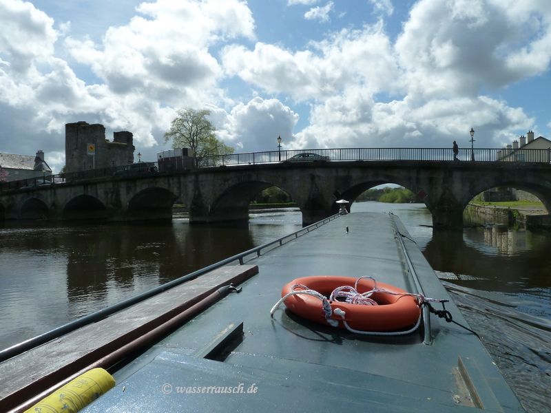 Bridge at Leighlingbridge, oldest of the Navigation