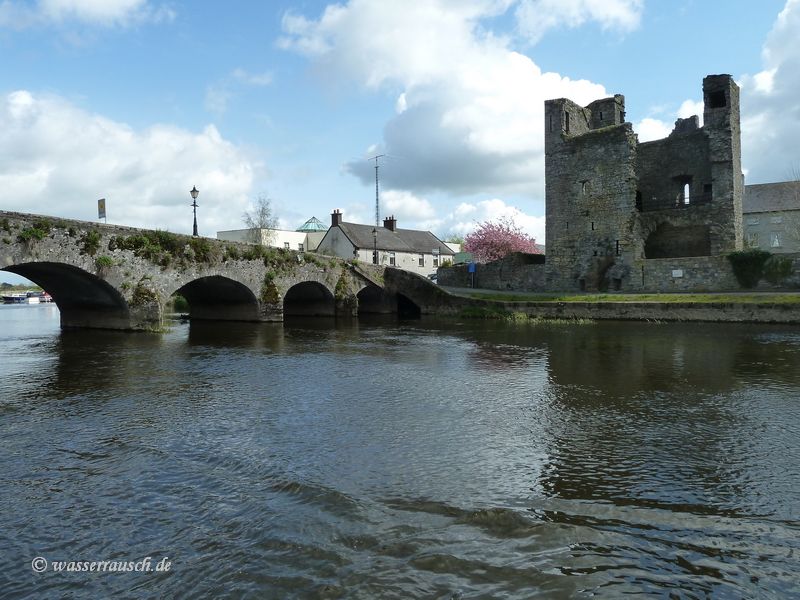 Leighlingbridge with Black Castle