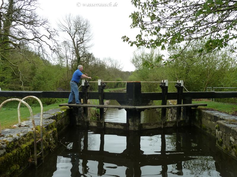 Lockkeeper busy at Borris Lock