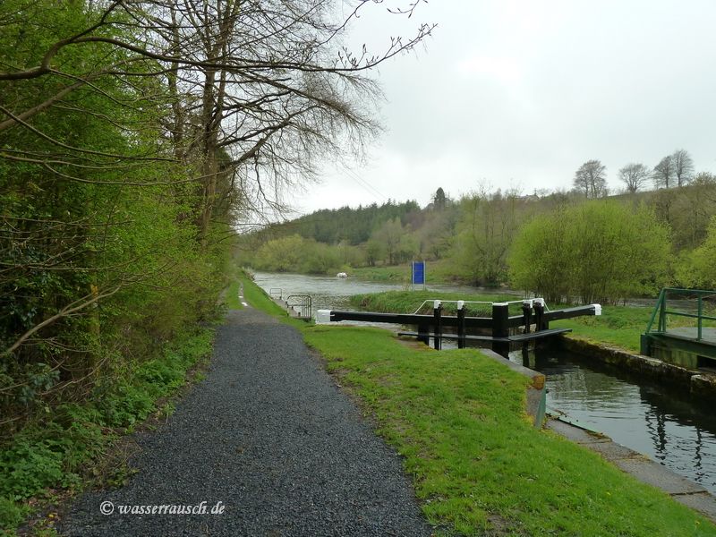 Grounded boat below Ballykennan Lock