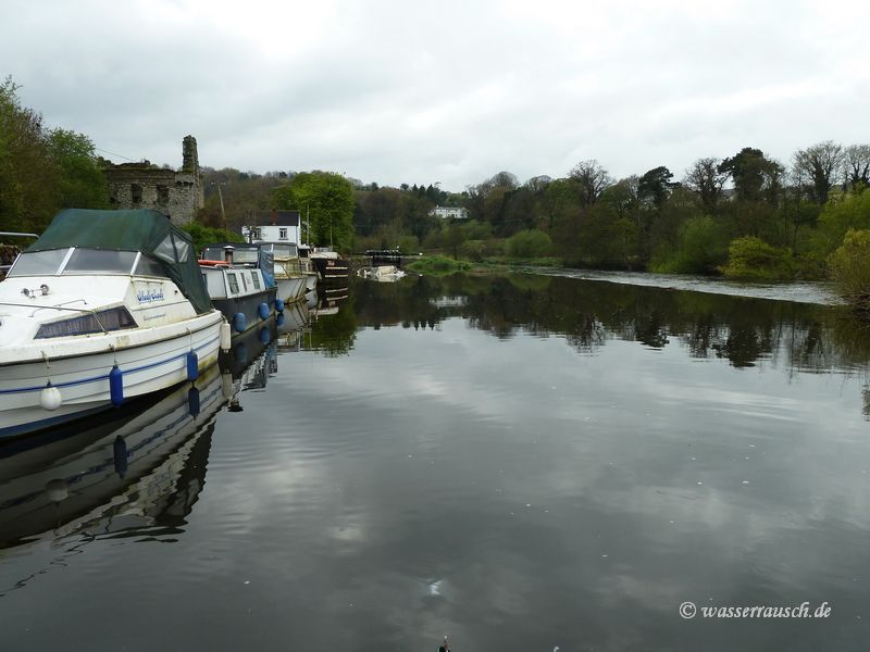 Sunken boat above the lock at Graiguenamanagh