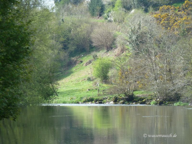 Barrow below Lower Tinnahinch Lock