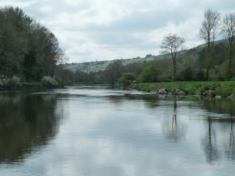 Unprotected underwater weir below Carriglead Lock