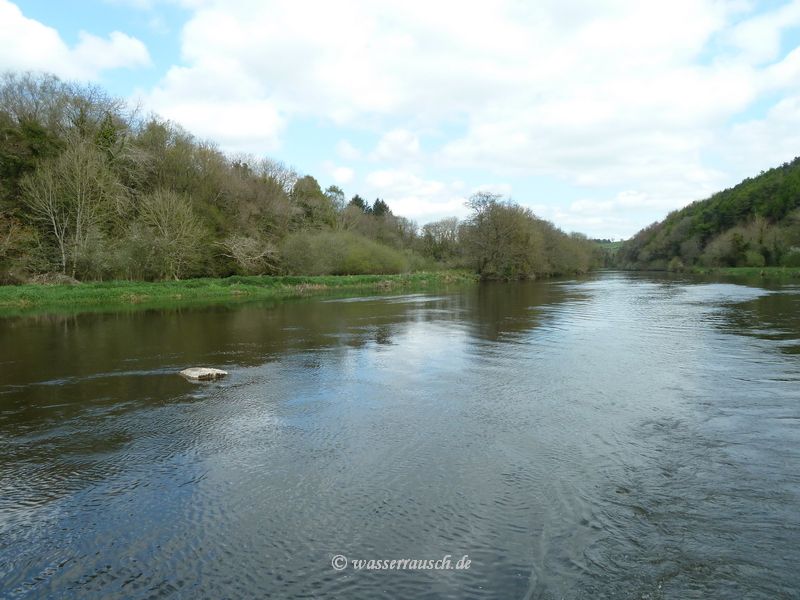 Unprotected underwater weir below Carriglead Lock