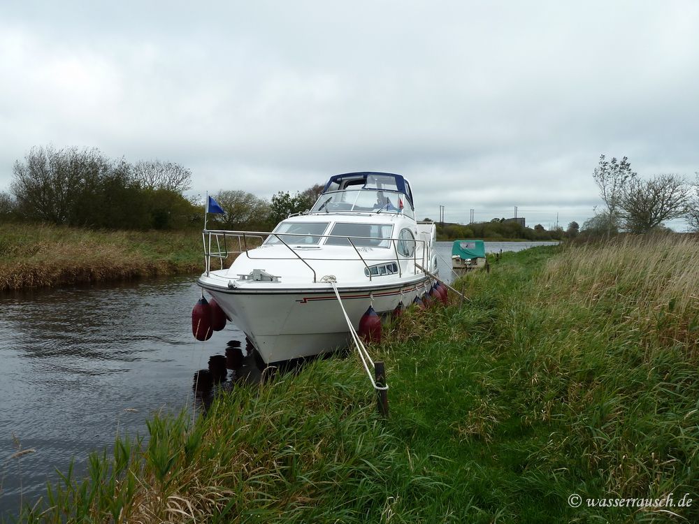 Moored near Shannonbridge