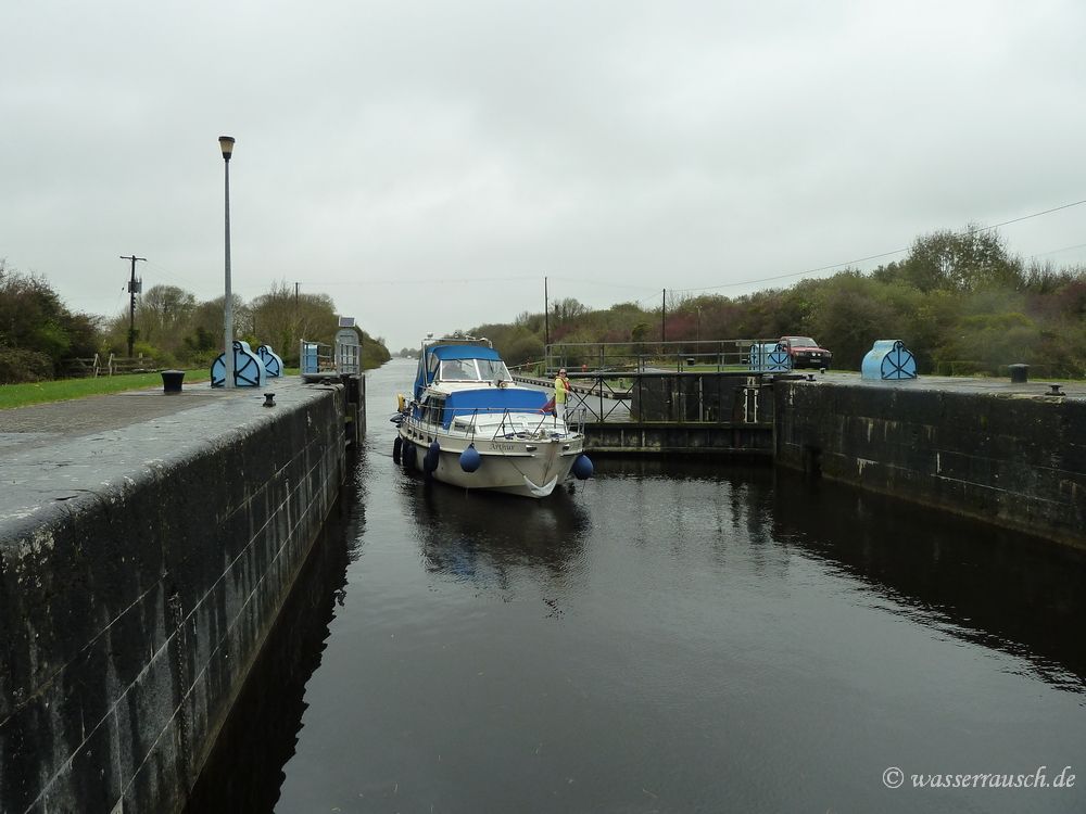 Arthur arriving in Victoria Lock