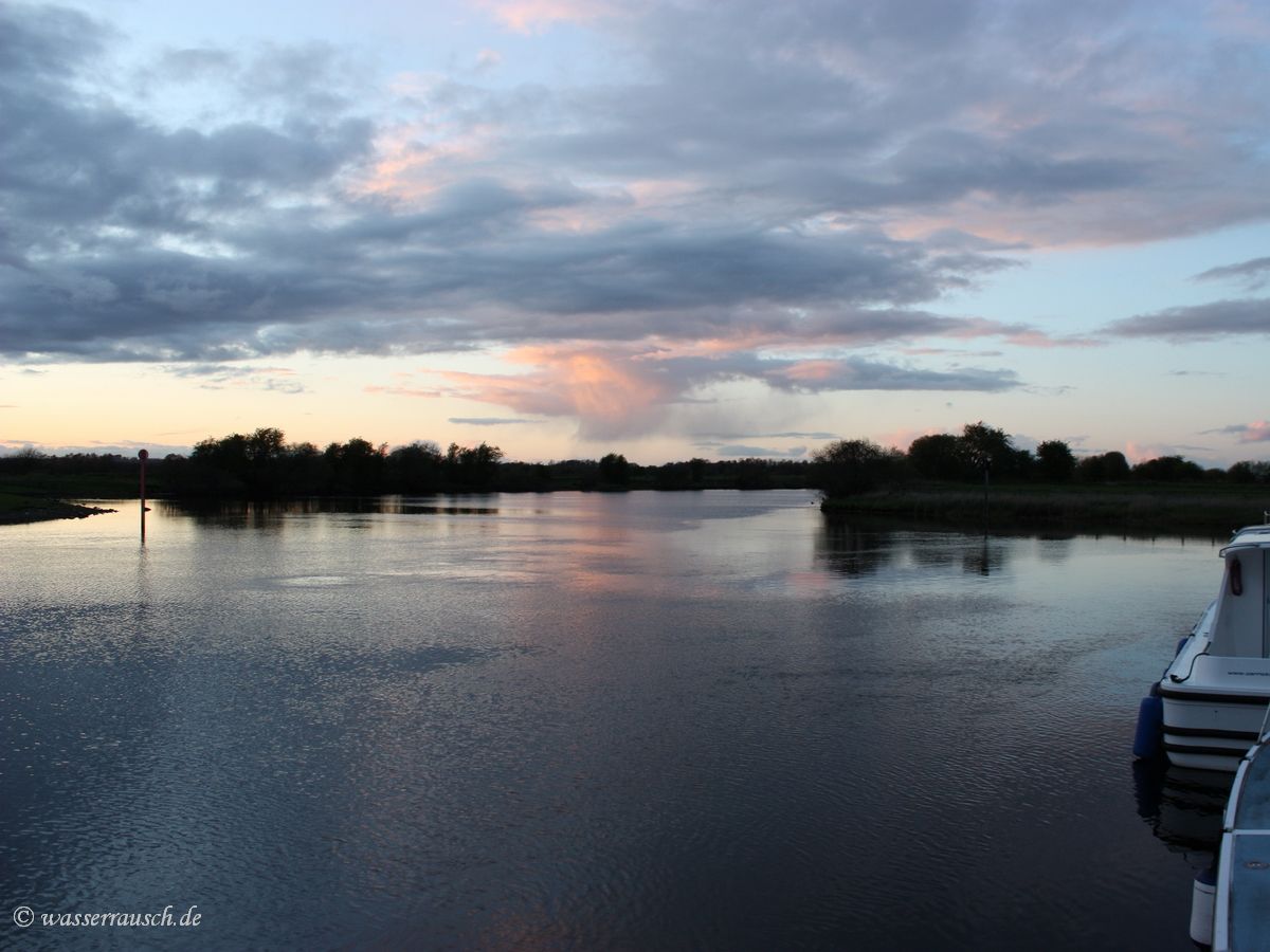 Evening light at Shannonbridge