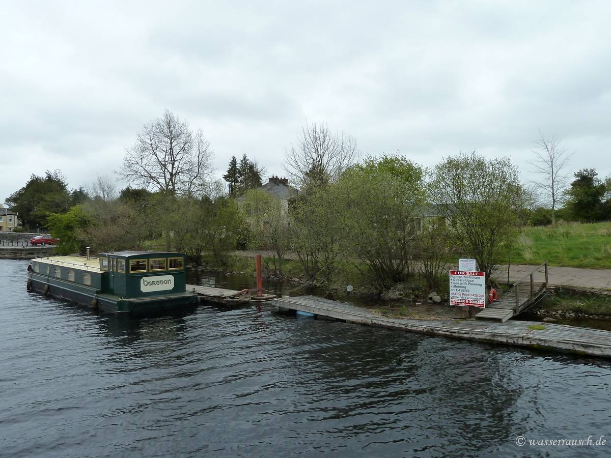Restaurant with jetty for sale