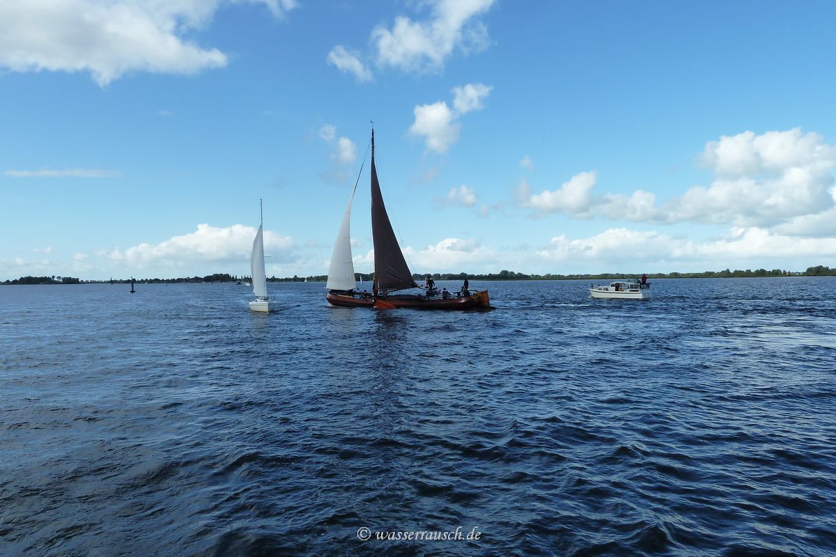 Sailing traffic