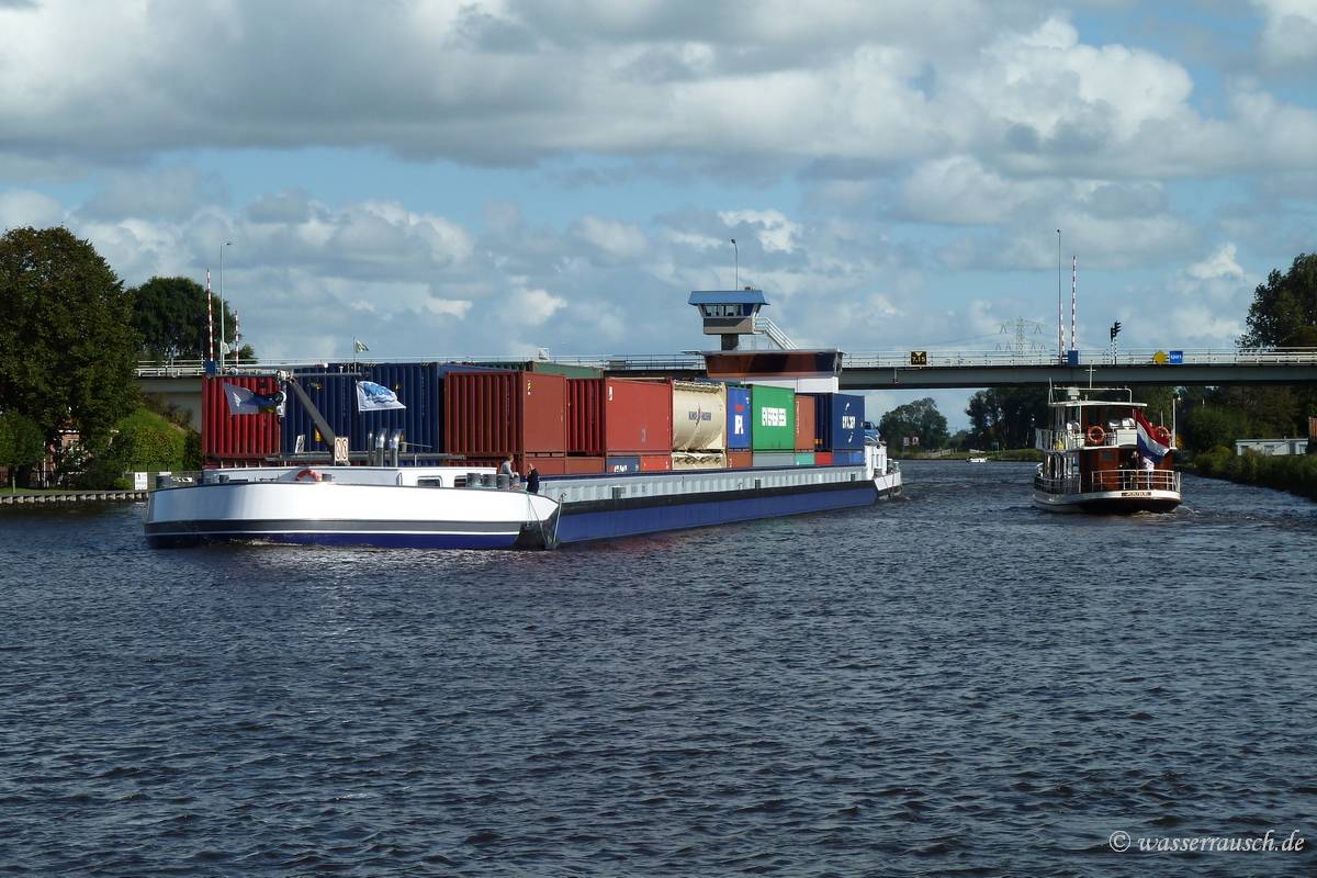Container ship
