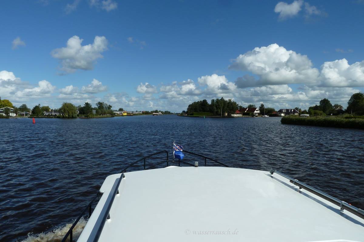 Crossing at Grou