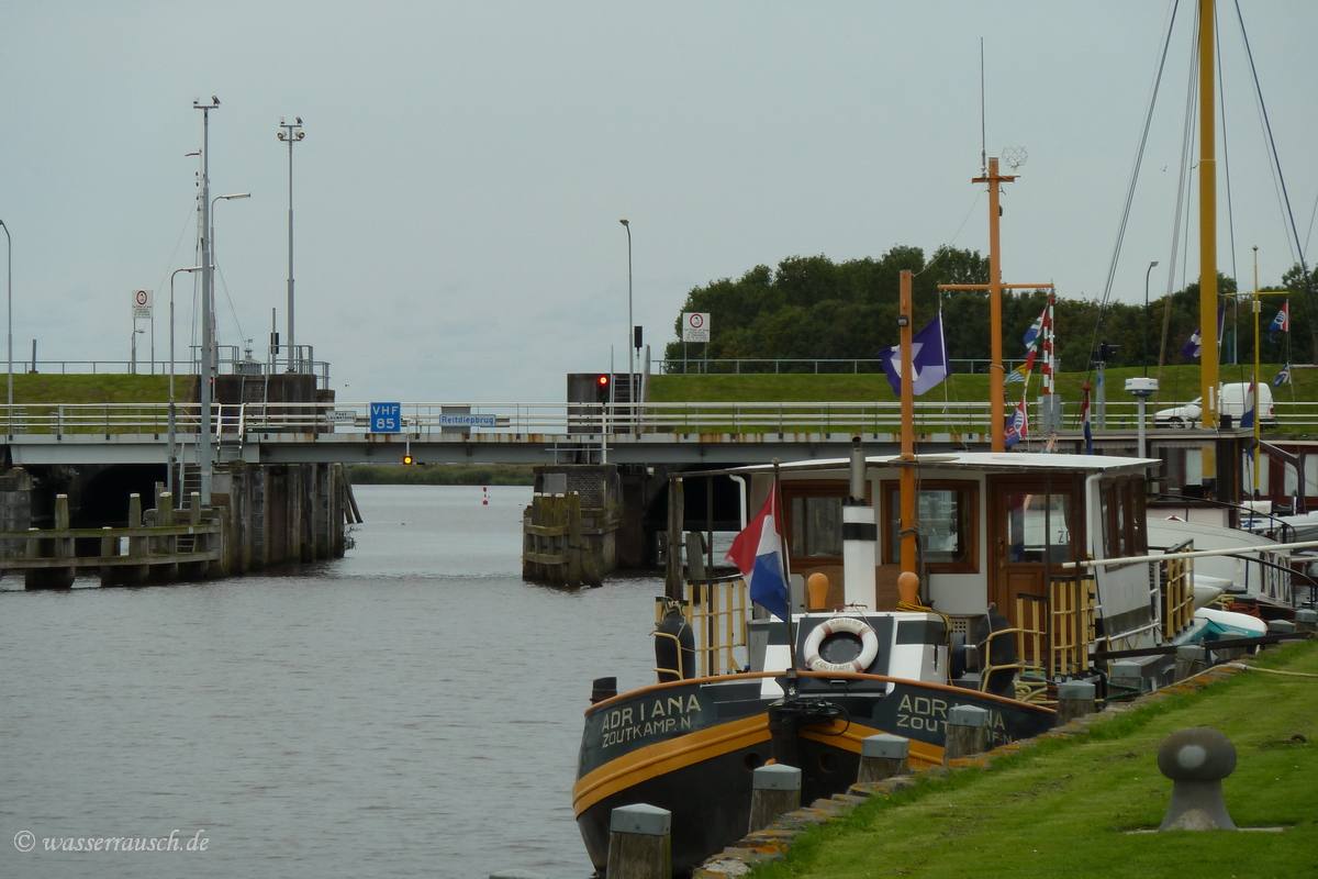 Reitdjip sluice and bridge