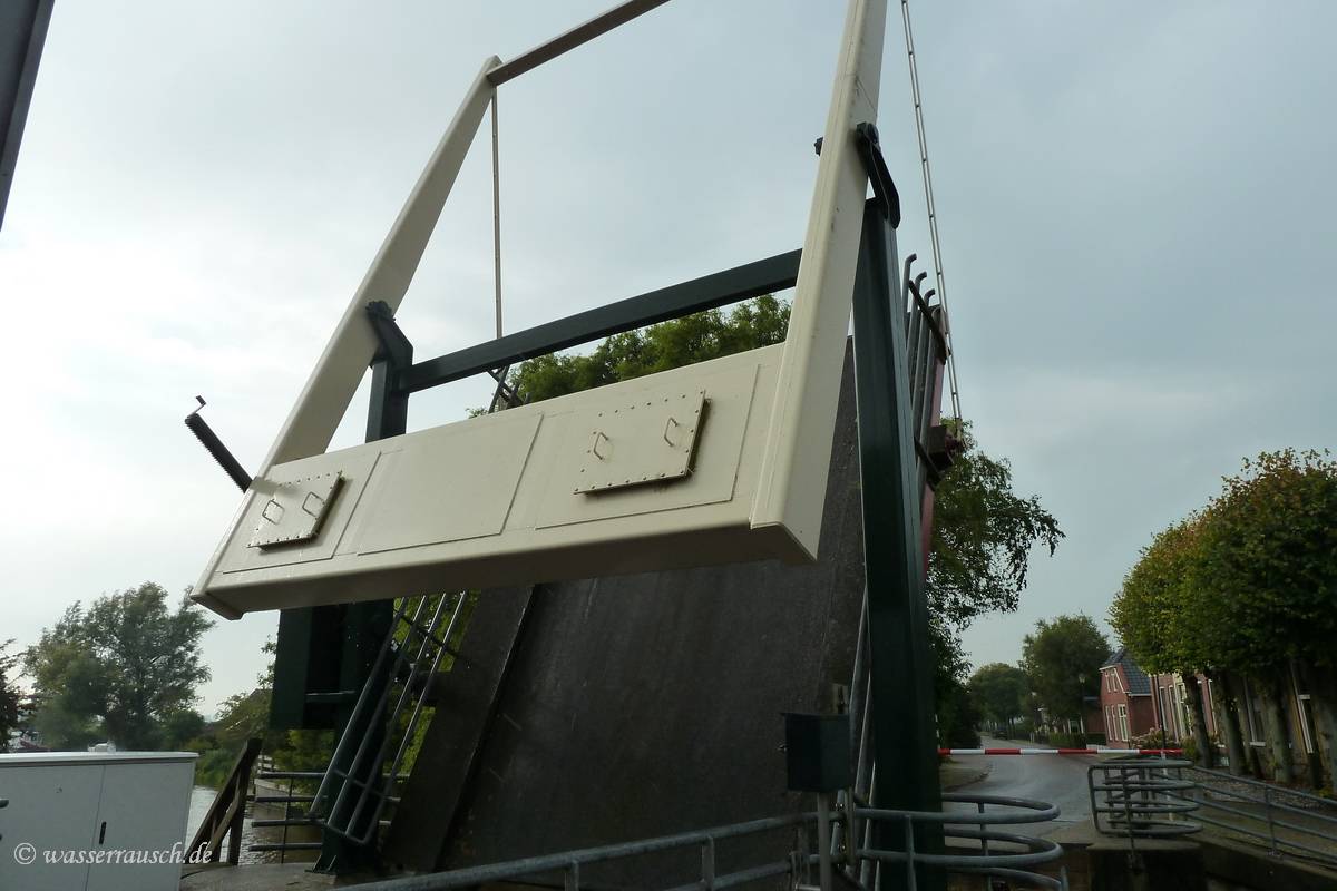 Lifting bridge Pieterzijl