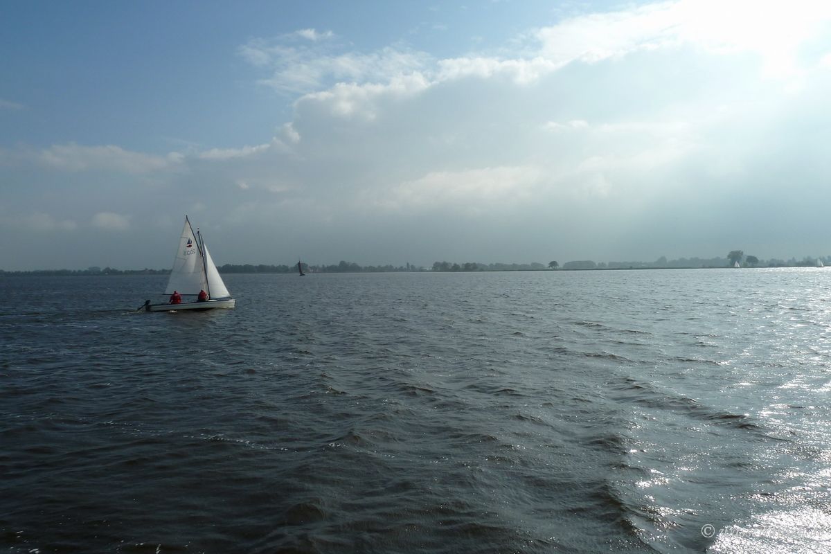 Sailing boat