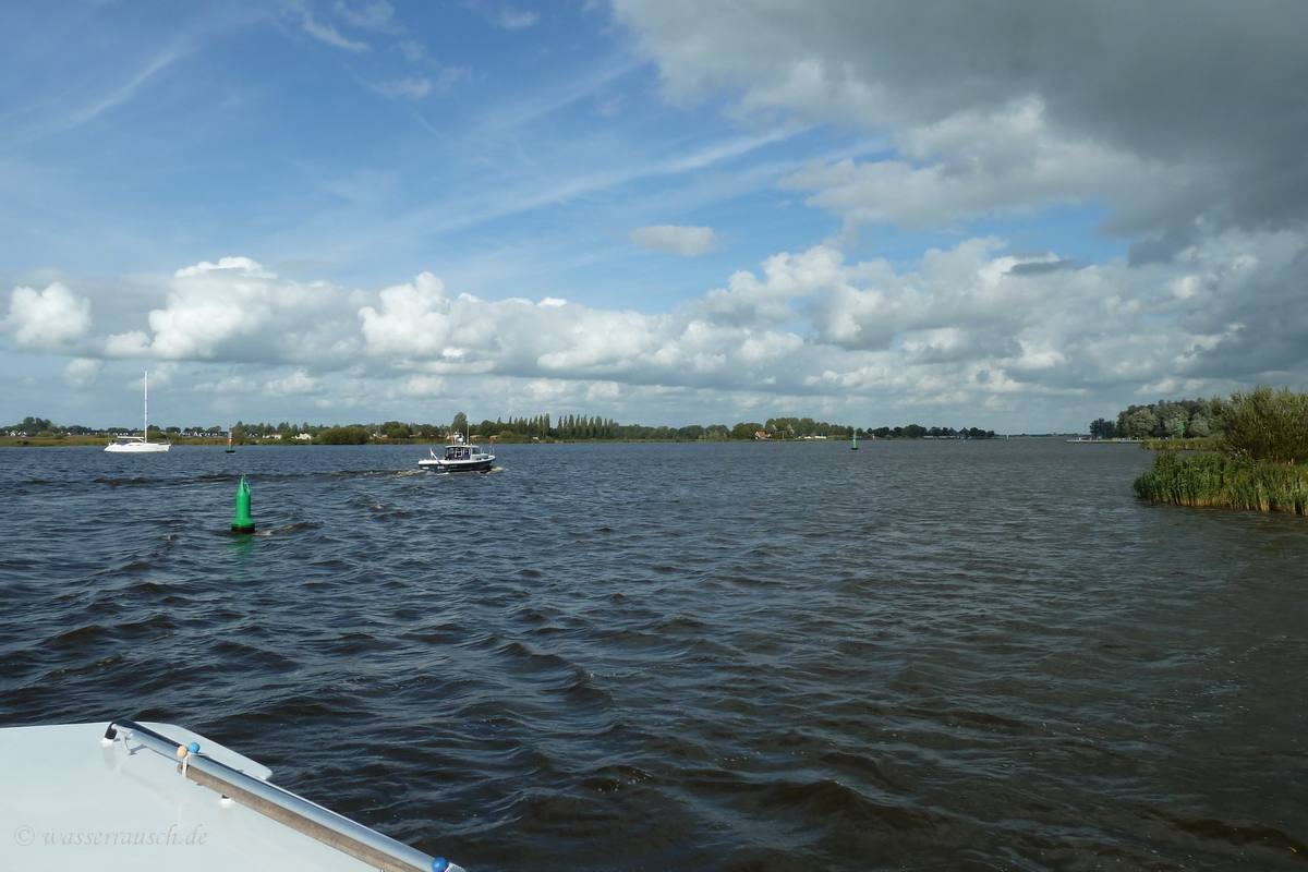 Crossing the main navigation