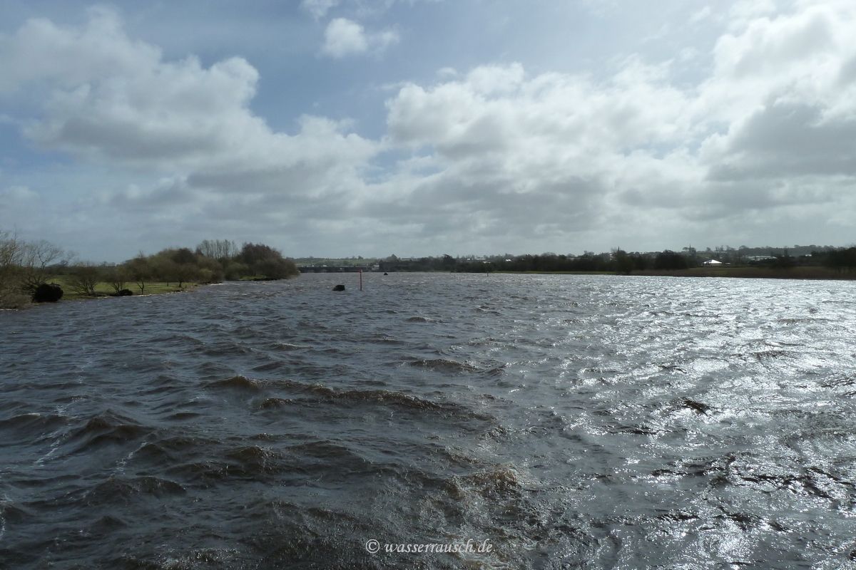 Looking back to Banagher bridge