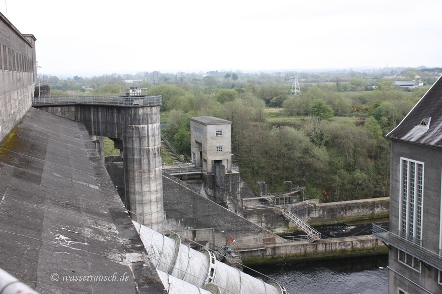 fish lift and lock